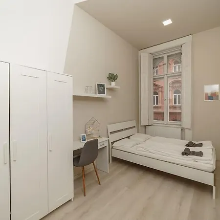 Apartment Cityscape Budget Kiraly Budapest